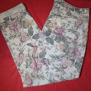 Gloria Vanderbilt Amanda Fit Floral Pants
